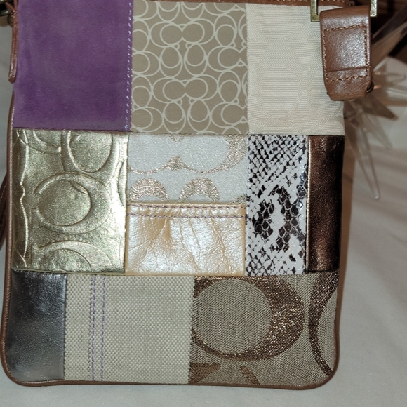 ✨️Authentic Coach Patchwork Crossbody✨️ - Picture 4 of 9